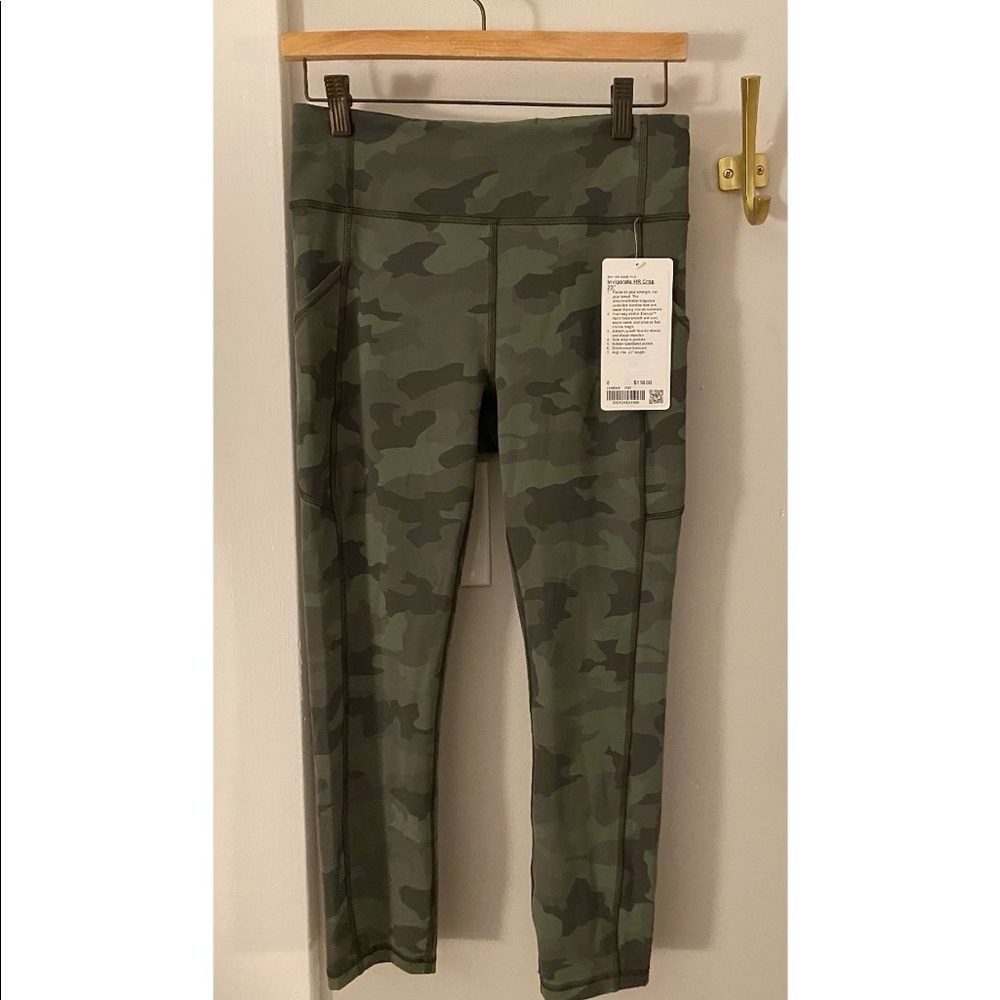 NWT Invigorate HR Crop 23” Green Camo Leggings